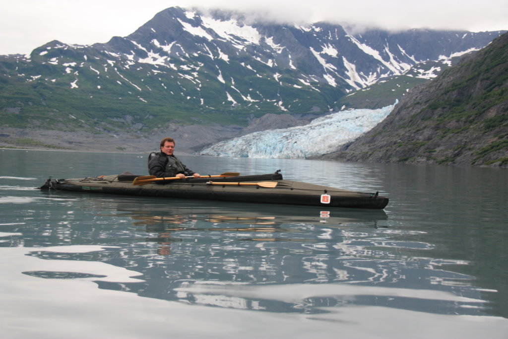 tom-kayak-smile